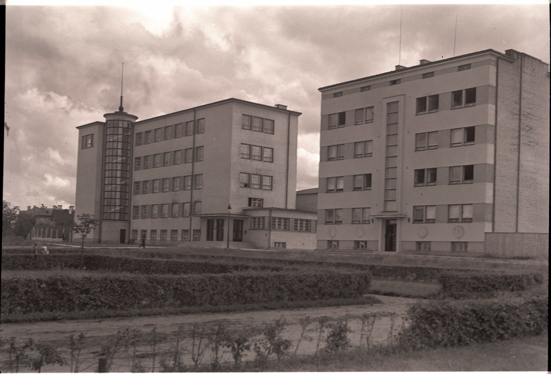 Vaade Kreutzwaldi ja Kunderi tn.-te nurgale