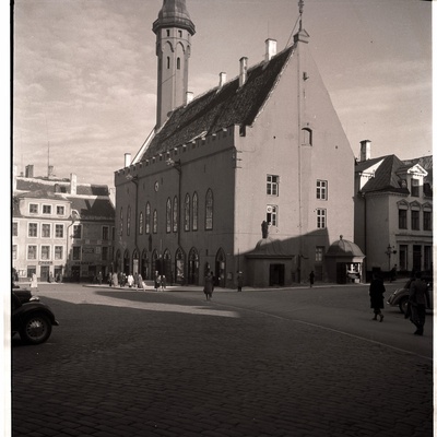 Vaade raekojale Voorimehe t. poolt  similar photo