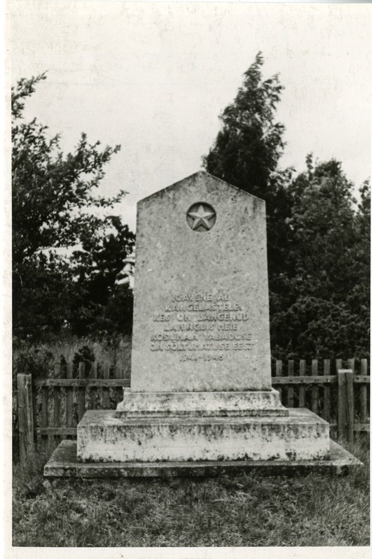 II maailmasõja monument Tiirimetsas