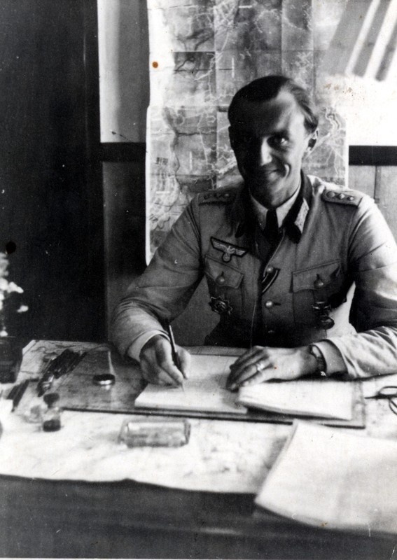 Hauptmann Berndt von Freytagh-Loringhoven (s. 24.I 1914 Kur.-s) 1943.aastal.