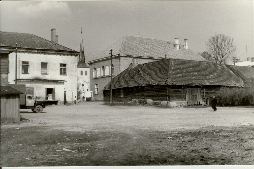 foto Paide Raekoja hoov 1986