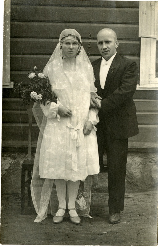 Muhu-Suurevalla sekretäri Õunpuu pulmapilt 1928.a.