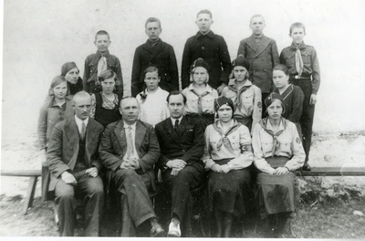 Lümanda algkooli lõpetajad 1935.a.  duplicate photo