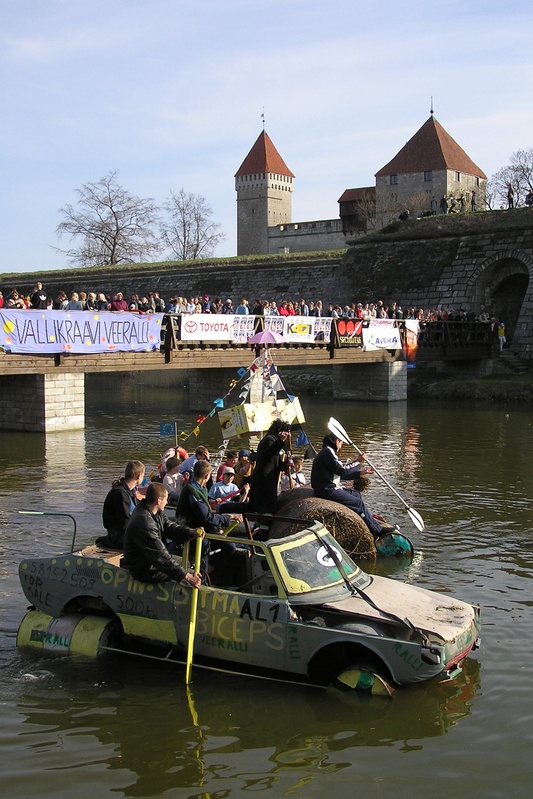 Vallikraavi paadiralli 2004