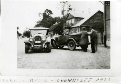 Autode "Buick" ja "Chevrolet" kokkupõrge Kuressaares  similar photo