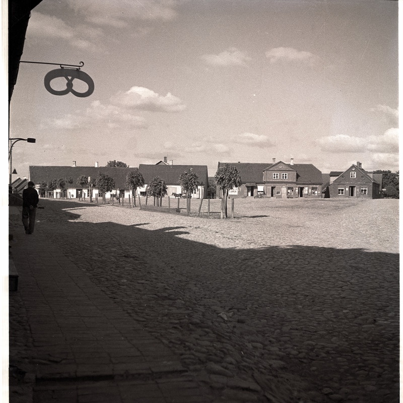 Otepää, tänav pagariäri ees.