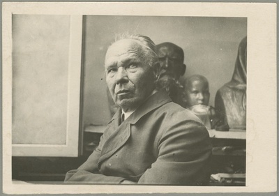 Kunstnik Kristjan Raud  similar photo