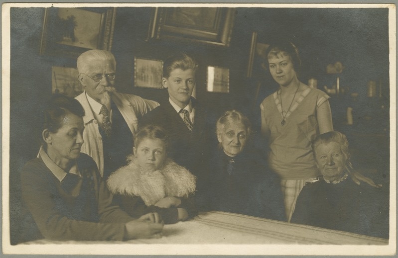 Amandus Adamson perekonnaga