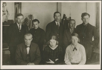 Nikolai Triik õpilastega  duplicate photo