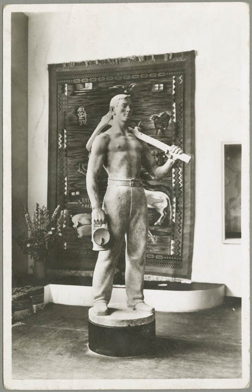 Voldemar Melliku skulptuur "Eesti kaevur"