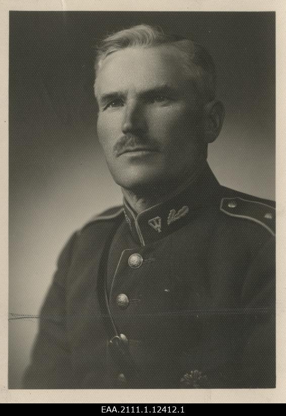 Jaan Tusti, Eestis Laeva rajooni konstaabel ja seltskonnategelane, portreefoto