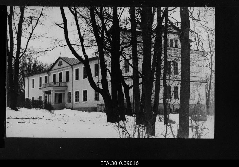 Abja Kodutööstuskooli hoone.