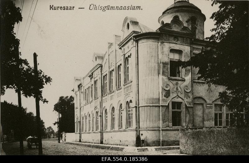 Kuressaare Ühisgümnaasium.