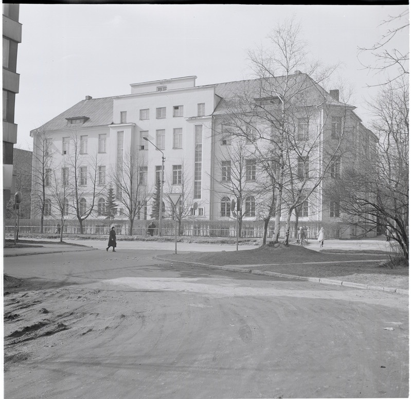 Riia 25, Tartu IV Keskkool
