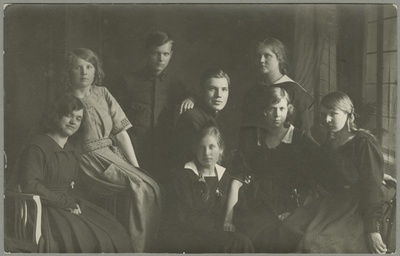 Tallinna Kunsttööstuskooli I lennu lõpetajad  duplicate photo