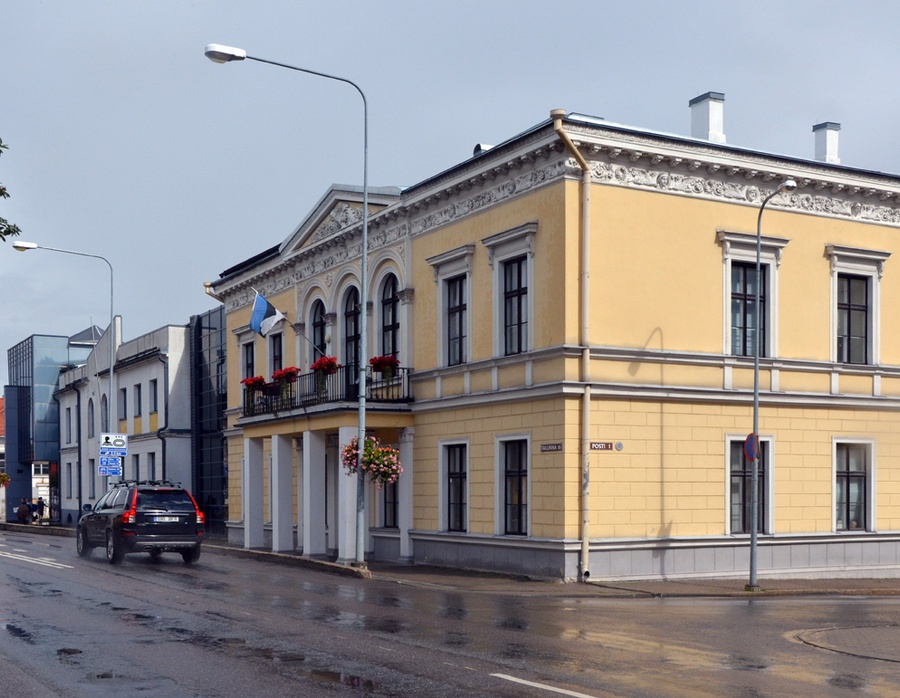 Tallinna tänava ja Posti tänava ristmik Viljandis rephoto