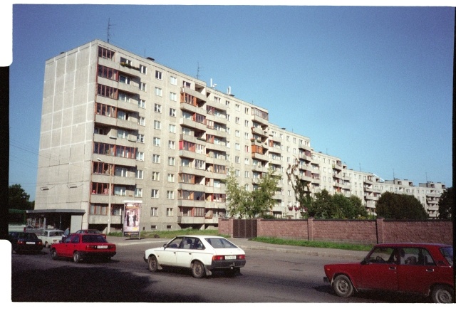 View of the building on Liivamäe Street in Tallinn from Juhkentali Street