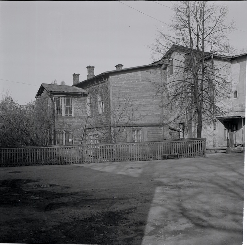 Riia tänaval Tartus puithoone