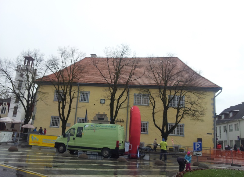 Vaade Kuressaare raekojale rephoto