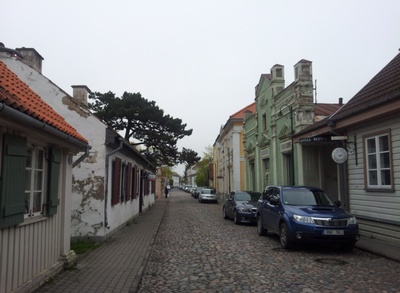 Kuressaare - vaade Kauba tänavale Turuplatsi poolt. rephoto