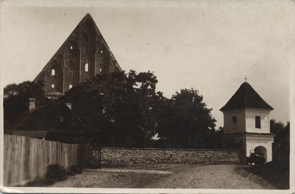 Estonian-tallinn : Pirita monastery ruins = Esthonia-Tallinn : the ruins of the Pirita cloister