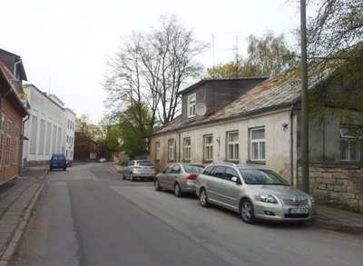 Kuressaare Tolli tänav, esiplaanil hotell "St. Peterburg" rephoto