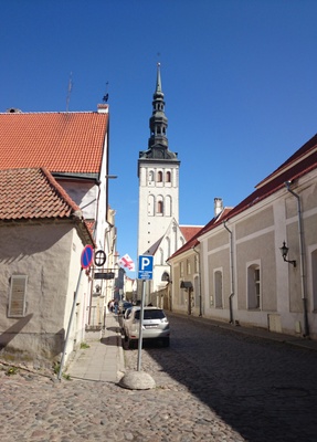 Rüütli (Rataskaevu) tänav, Niguliste ja Rootsi (Mihkli) kirik. rephoto