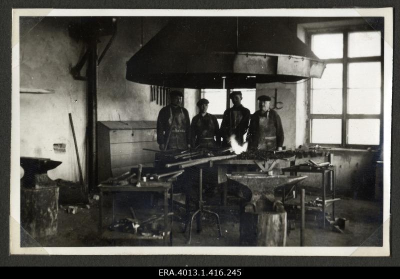 Sepad töökojas Kehra Tselluloosi tehase ehitusel