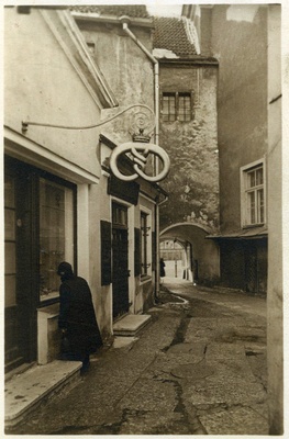 Tallinn, Saia käik, vaade Raekojaplatsi poolt.  duplicate photo