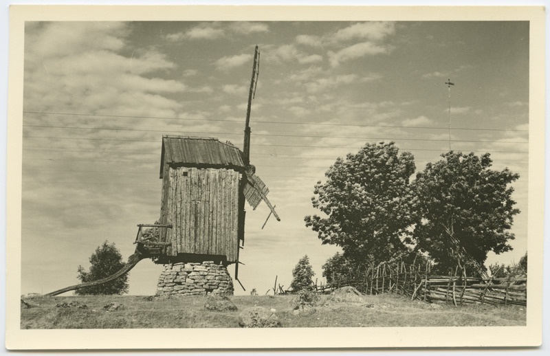 Saaremaa, vaade tuulikule.