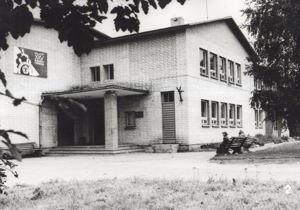 Tarvastu kolhoosi kontor-klubi