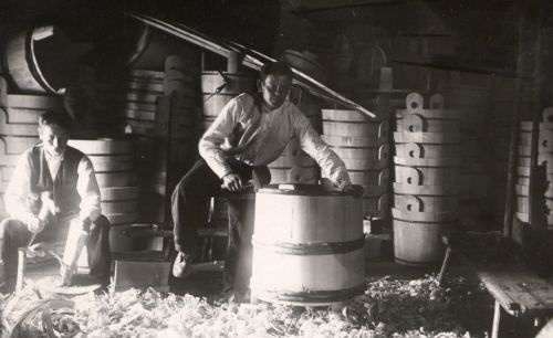 Maetsma küla Reiera talu. Jänni valmistamine.