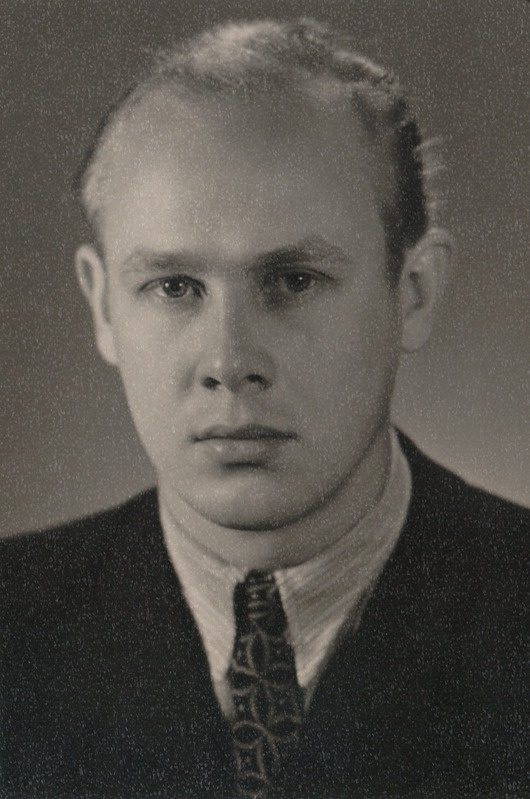Sirp, Lui