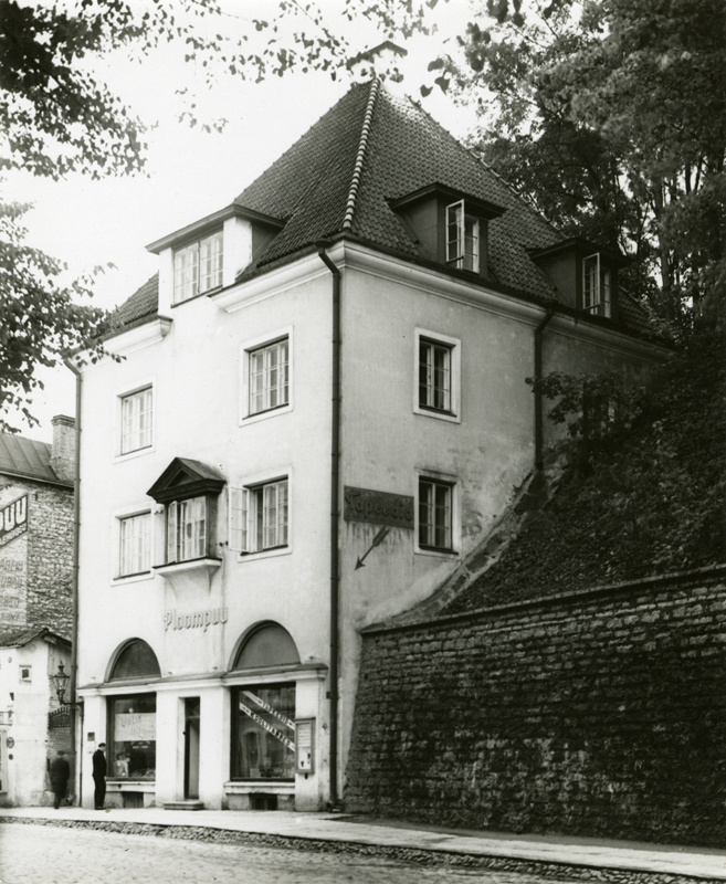 Apartment building in the Old Town of Tallinn Nunne 11, view of the building. Architect Erich Jacoby