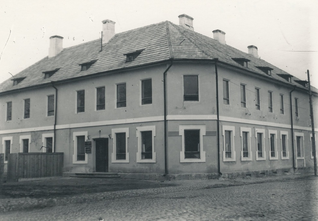 Photo.view the building of the Consumption Cooperative in the second half of the 1940s