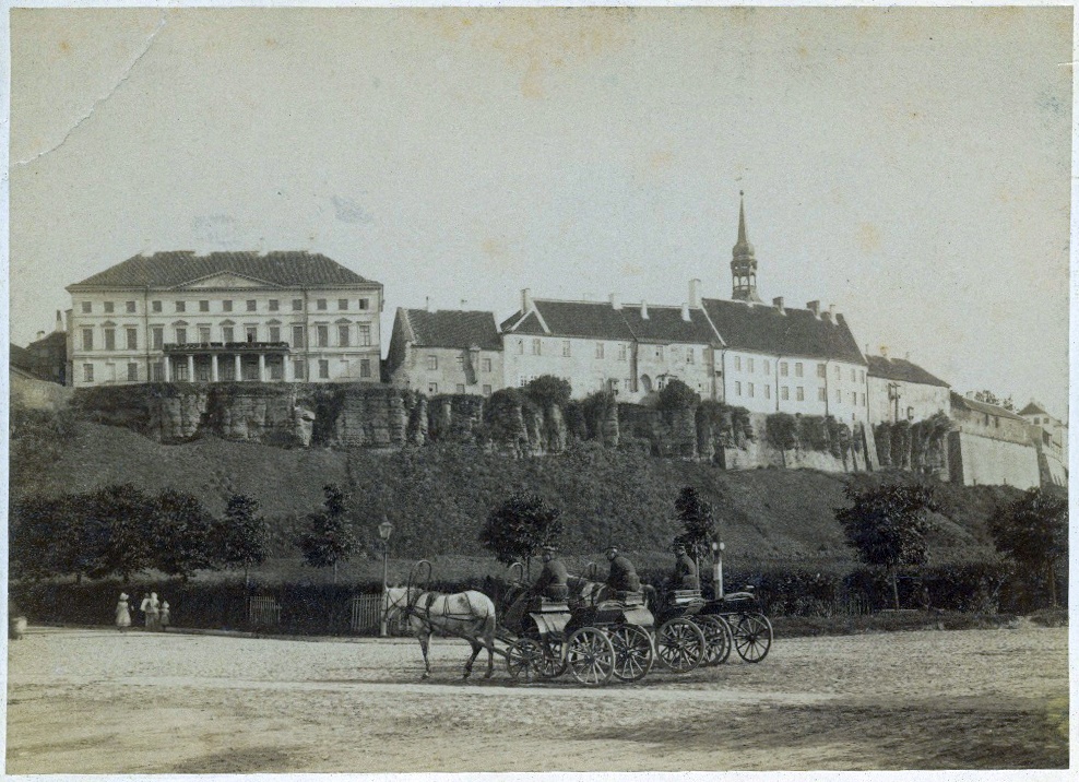 Tallinn, Toompea, vaade jaamaesiselt platsile.