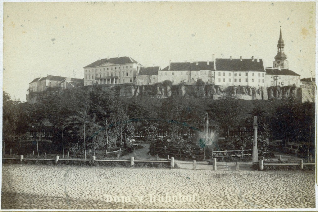 Tallinn, Toompea, vaade jaamaesiselt platsile.