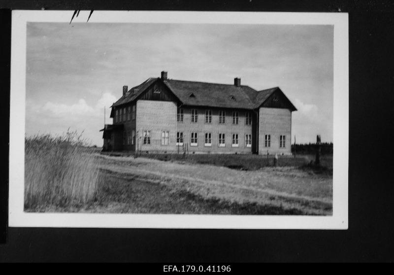 Kallivere koolimaja.