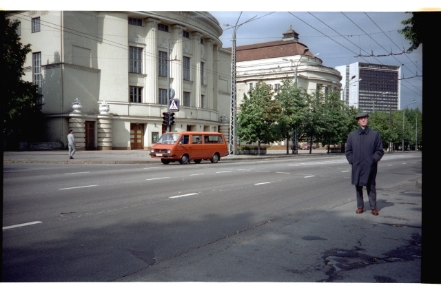 Hans Teetlaus stood at the Estonian Theatre crossed the road
