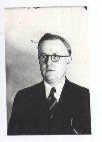 Hüdromelioratsiooni ja Maakorralduse Teaduskonna dekaan H.-N. Muischneek