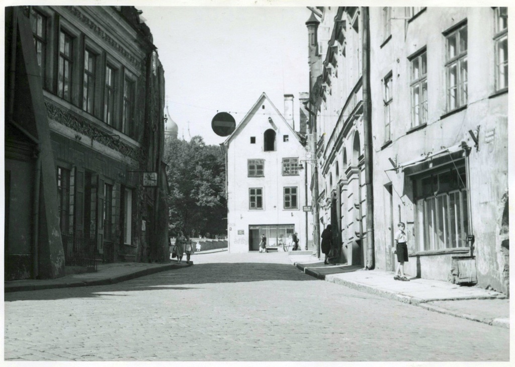 Tallinn, Kuninga tänav, vaade Niguliste tänava poole.