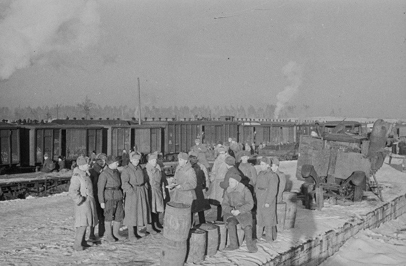 Eesti korpus väljasõidu eel Leningradi rindele.