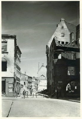 Tallinn, Harju tänav Rüütli ja Müürivahe nurgalt.  similar photo