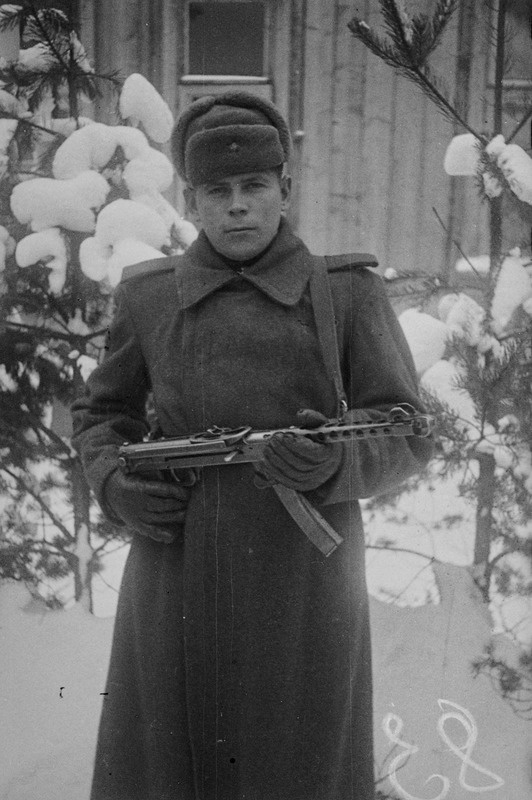 Tundmatu punaväelane 307. Tankitõrje divisjonist, Klooga jaan. 1945. a.