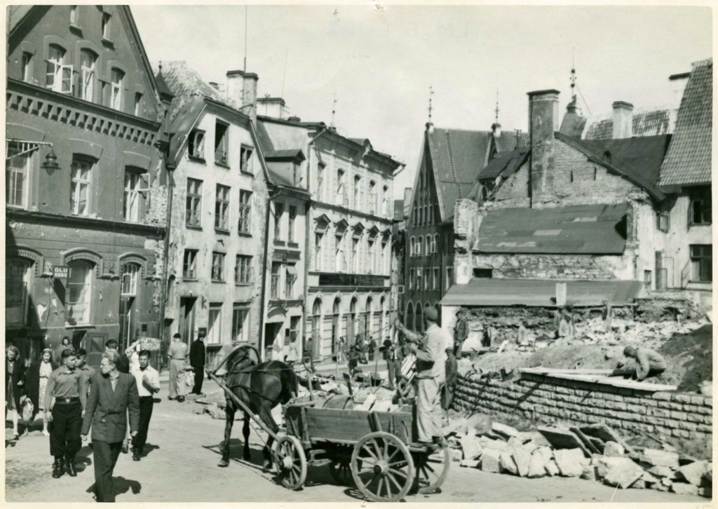 Tallinn, Harju ja Kuninga tänava nurga korrastustööd.