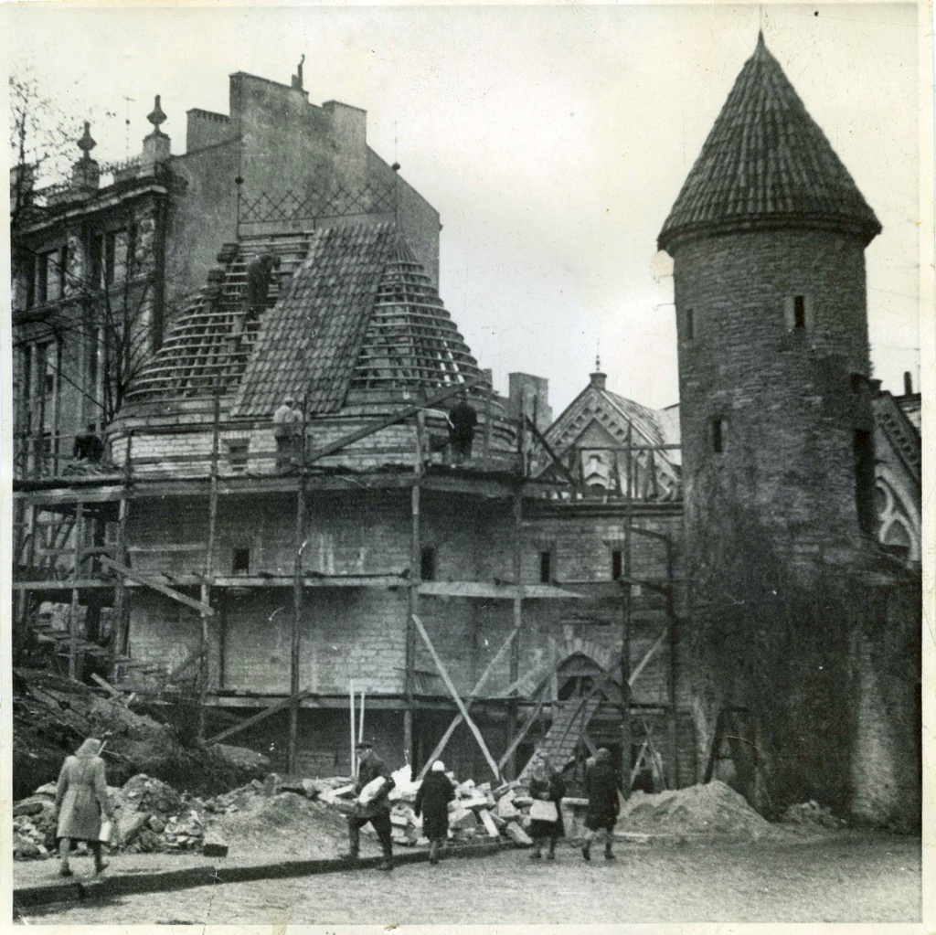 Tallinn, Viruvärava taastamine.