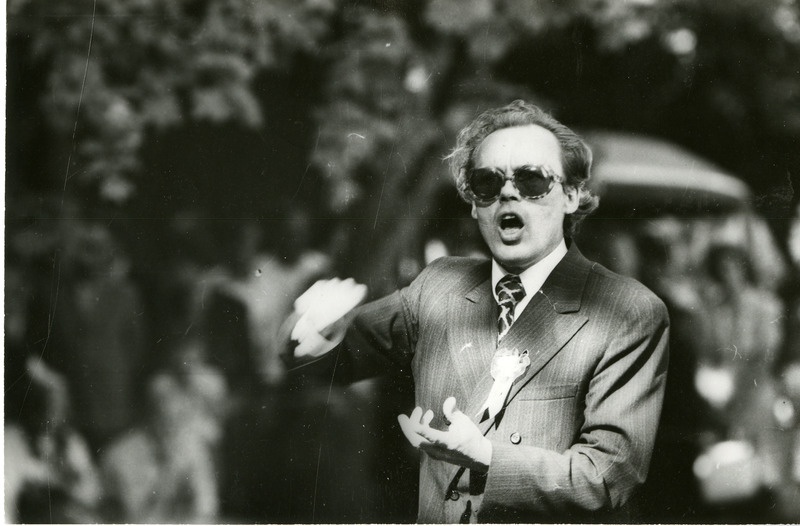 Saaremaa laulupäev: dirigeerib Peeter Perens. 1975.a.