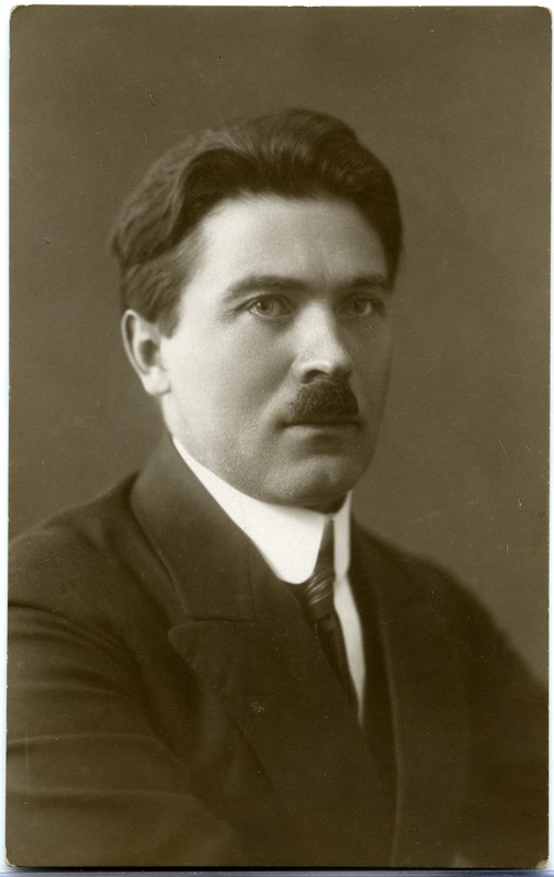 Johannes Aavik: rinnaportree. 1925. a.