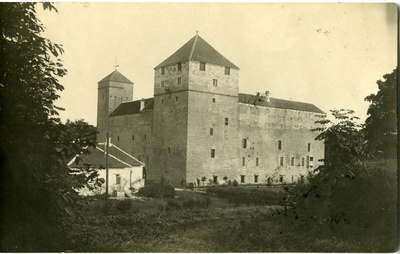 Kuressare linnus, vaade põhjast  duplicate photo