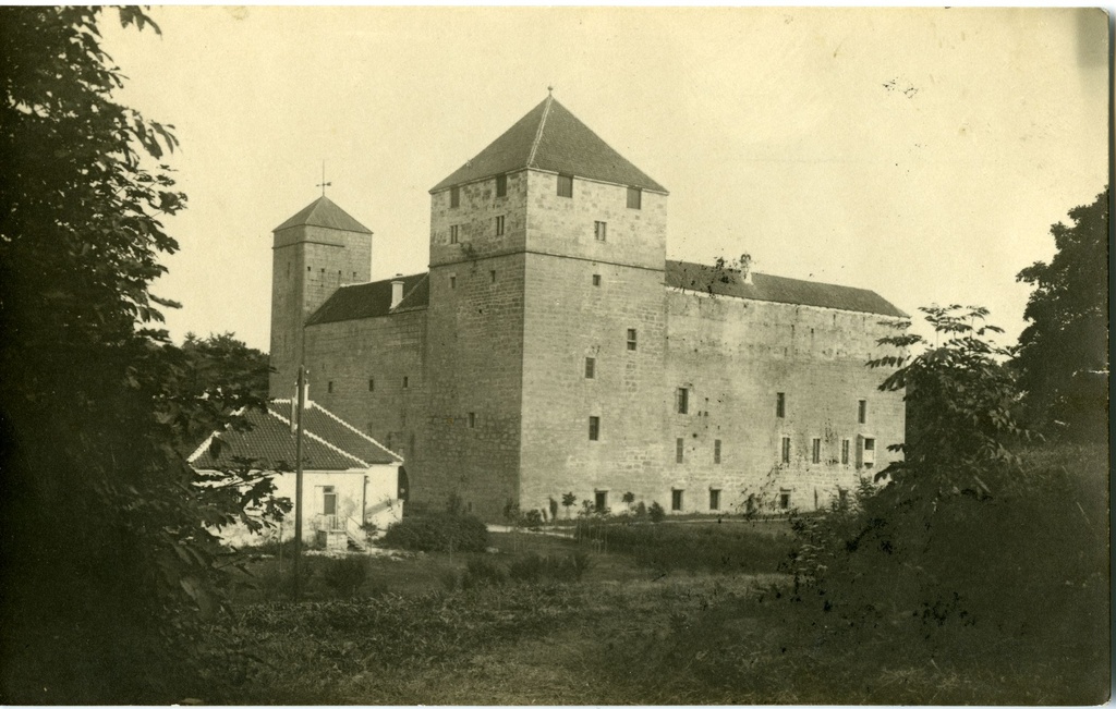 Kuressare linnus, vaade põhjast